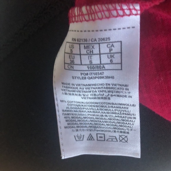 Ladies Dark Pink Guess T-Shirt - Size Small - Picture 7 of 7